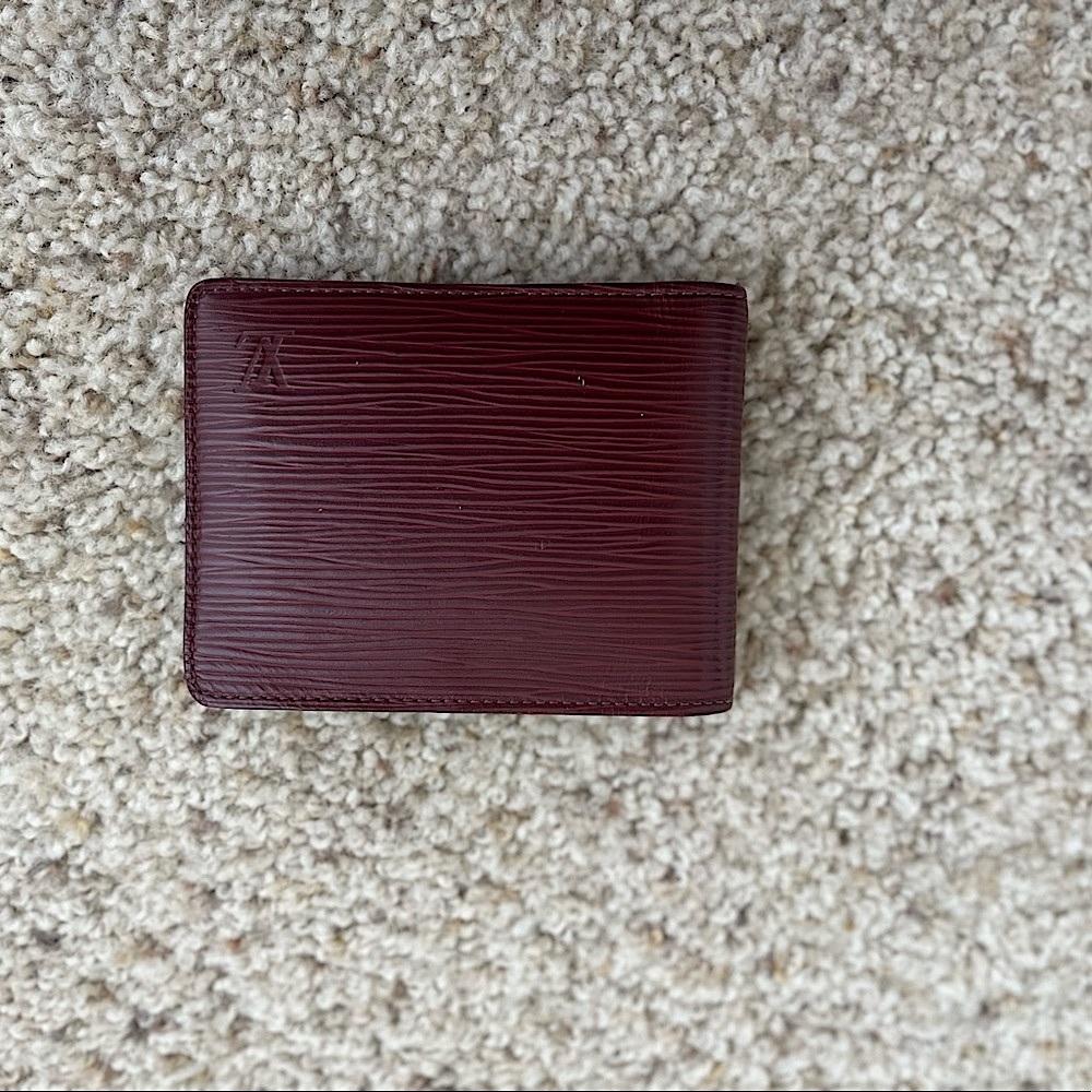 BRAND NEW  Louis Vuitton Epi Leather Wallet